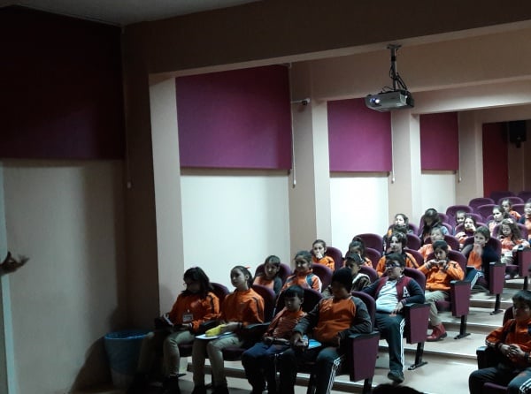 5. Sınıf öğrencilerimize Türkiye Bağımlılıkla Mücadele projesi kapsamında ´Teknoloji Bağımlılığı Semineri´ verildi. 